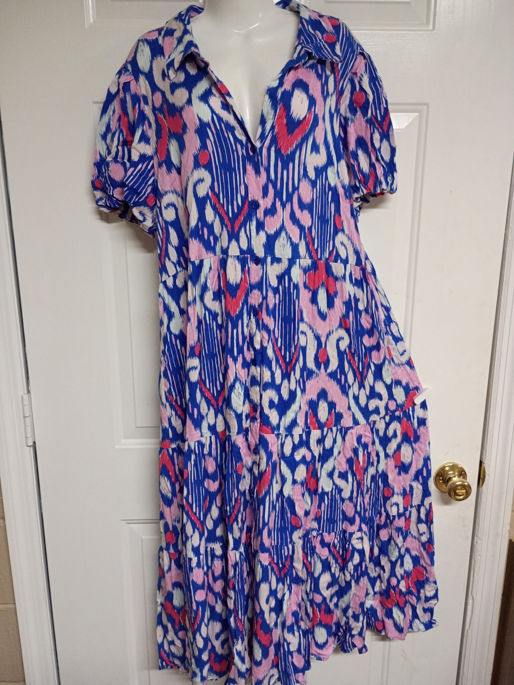 π€ π¦crown & ivy Blue Pink Abstract Maxi Dress - Picture 4 of 13